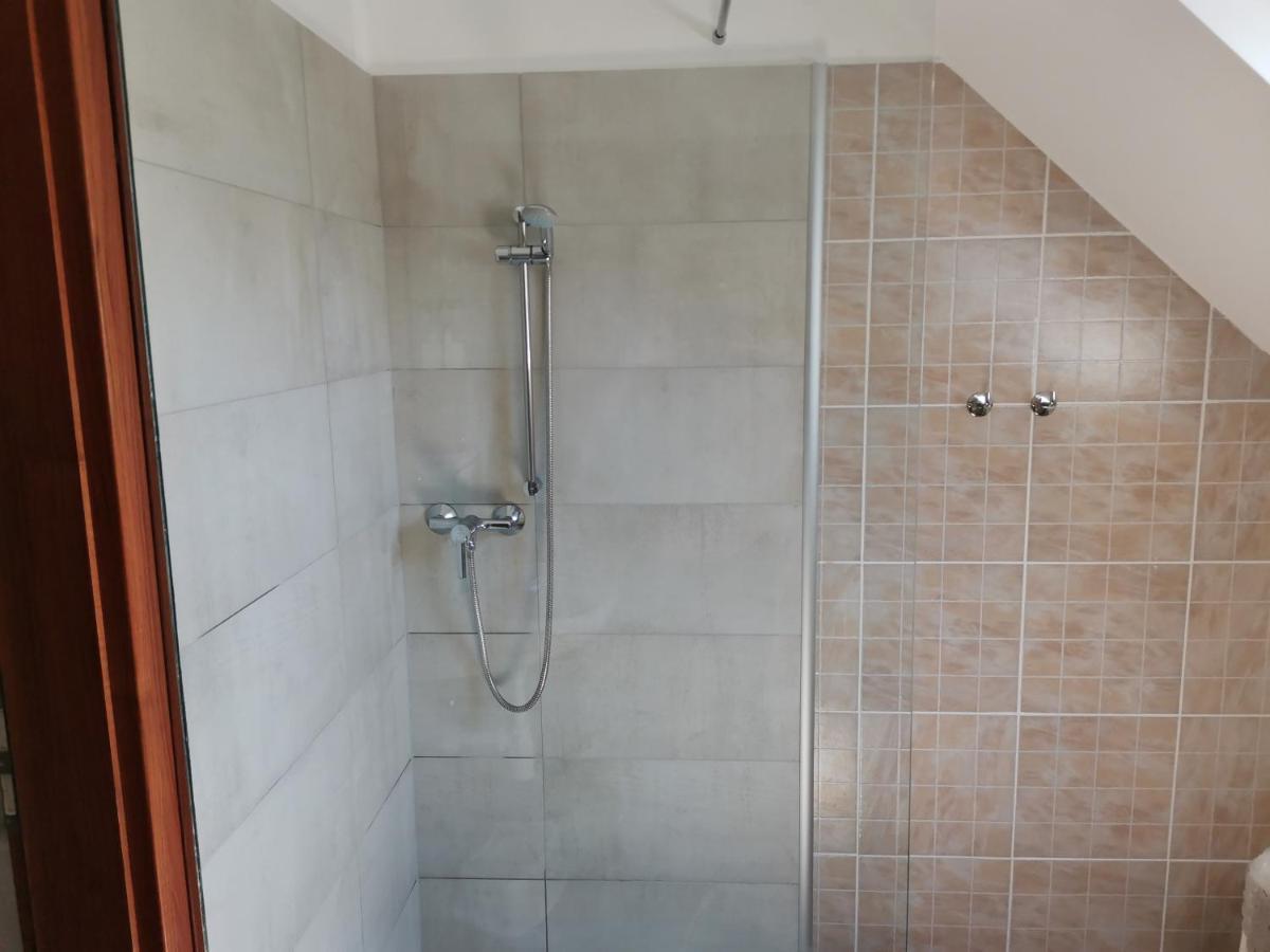 Poroszlay Apartman Дебрецен Екстериор снимка