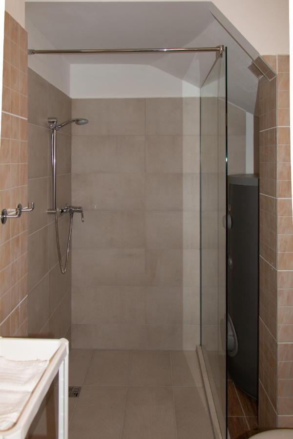 Poroszlay Apartman Дебрецен Екстериор снимка