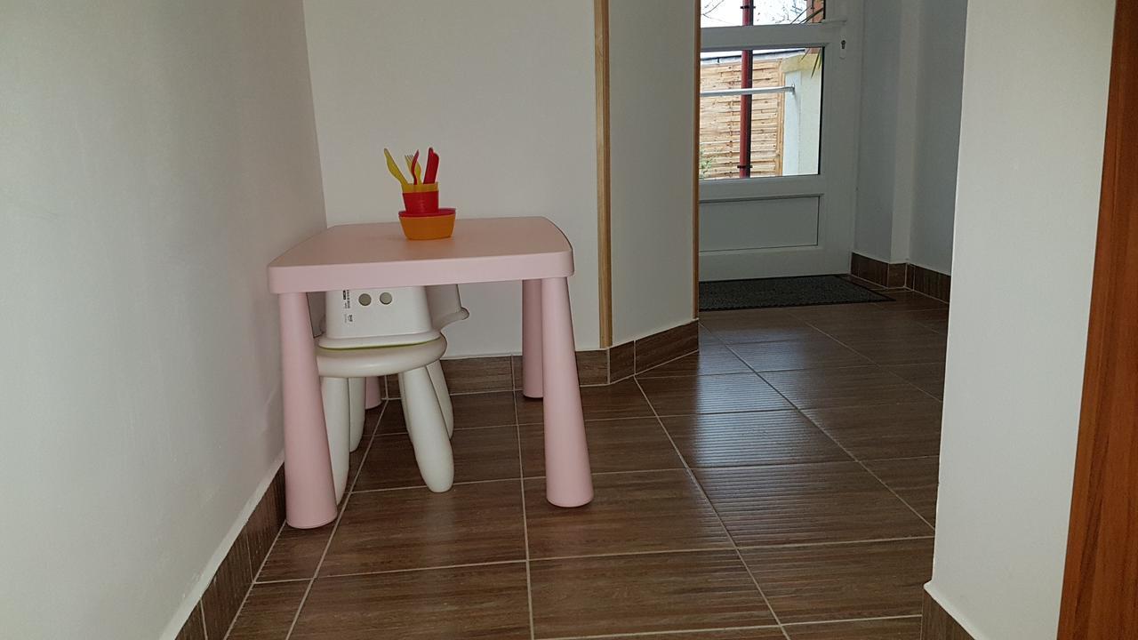 Poroszlay Apartman Дебрецен Екстериор снимка