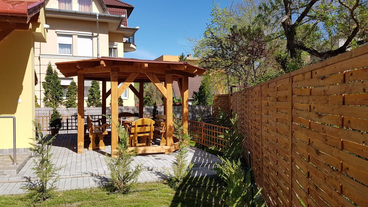 Poroszlay Apartman Дебрецен Екстериор снимка